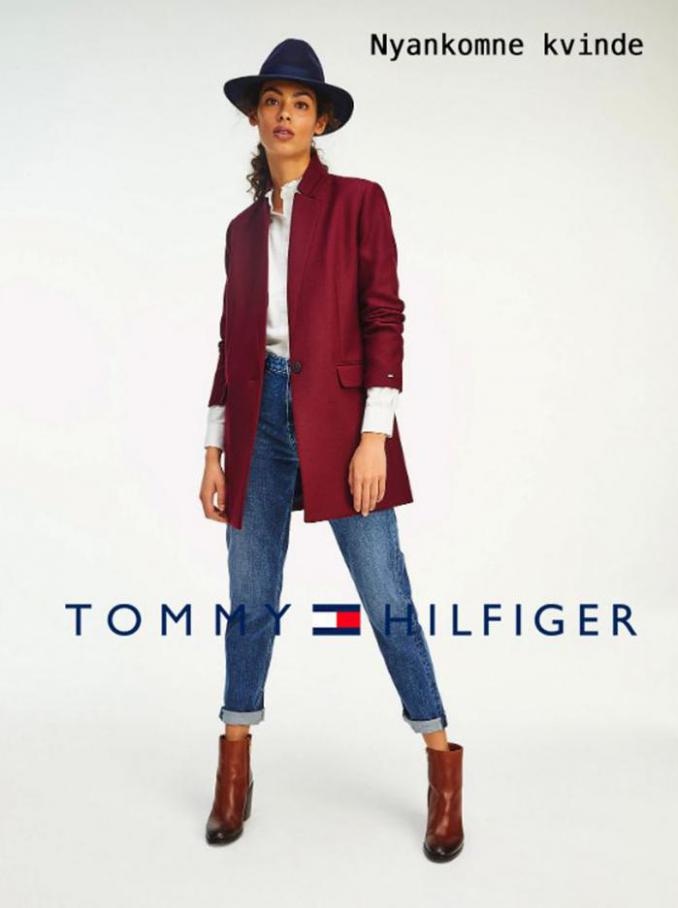 Nyankomne kvinde . Tommy Hilfiger (2020-11-09-2020-11-09)